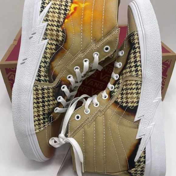 Vans Men’s Sk8-Hi Bolt (Big Reveal)
Taos Taupe Sneakers
VN0A5JIVAZP - Picture 14 of 16